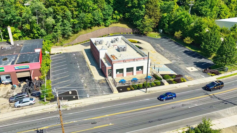 1411 E 2nd St, Jamestown, NY à vendre - ProVideo LoopNet – Image 1 sur 33