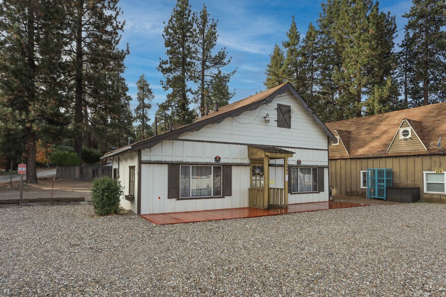 500 W Big Bear Blvd, Big Bear City, CA à vendre - Photo de l’immeuble – Image 3 sur 30