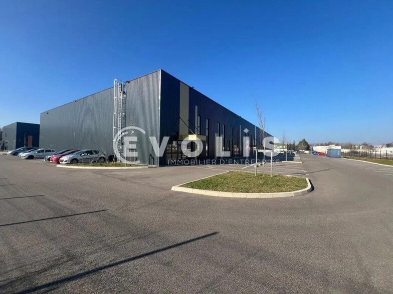 40 Rue Montgolfier, Villefontaine à louer - Photo de l’immeuble – Image 2 sur 8