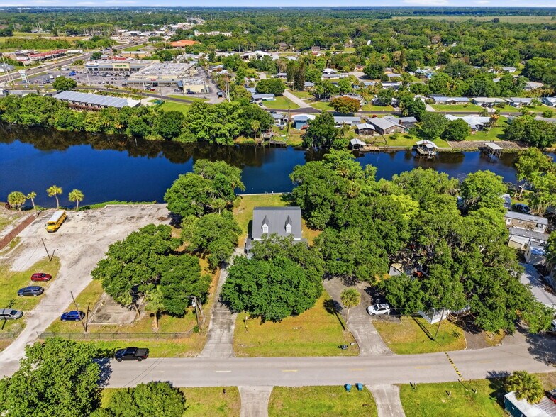 207 SE 6th Ave, Okeechobee, FL à vendre - Aérien – Image 2 sur 29