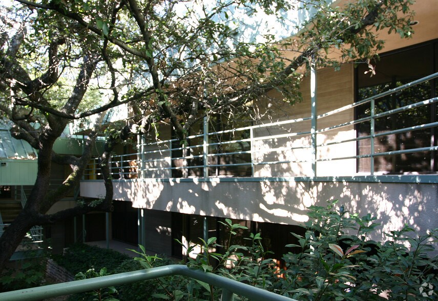 4210 Spicewood Springs Rd, Austin, TX à louer - Photo de l’immeuble – Image 2 sur 6