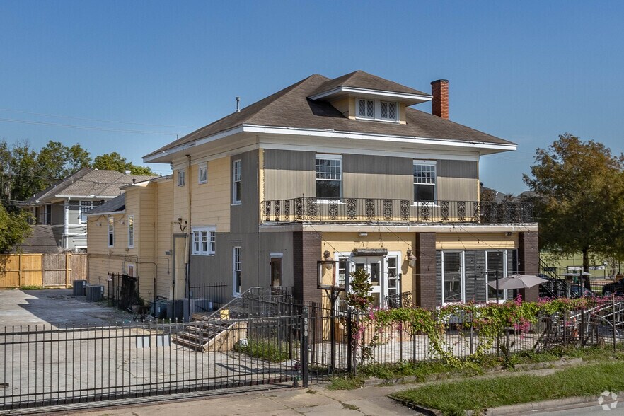 500 Westheimer Rd, Houston, TX à vendre - Photo de l’immeuble – Image 2 sur 9