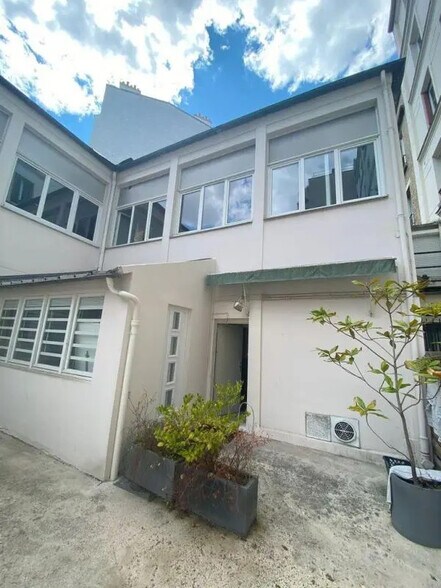 Local commercial dans Paris à louer - Photo de l’immeuble – Image 2 sur 9