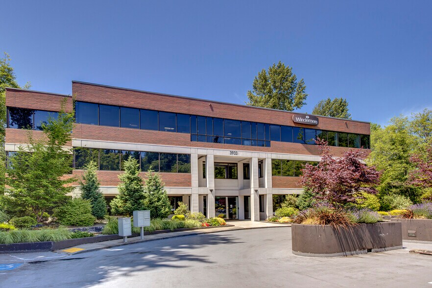 10210 NE Points Dr, Kirkland, WA à louer - Photo de l’immeuble – Image 2 sur 23