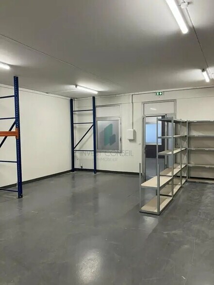 Local d’activités dans Herblay-sur-Seine à louer - Photo de l’immeuble – Image 3 sur 7