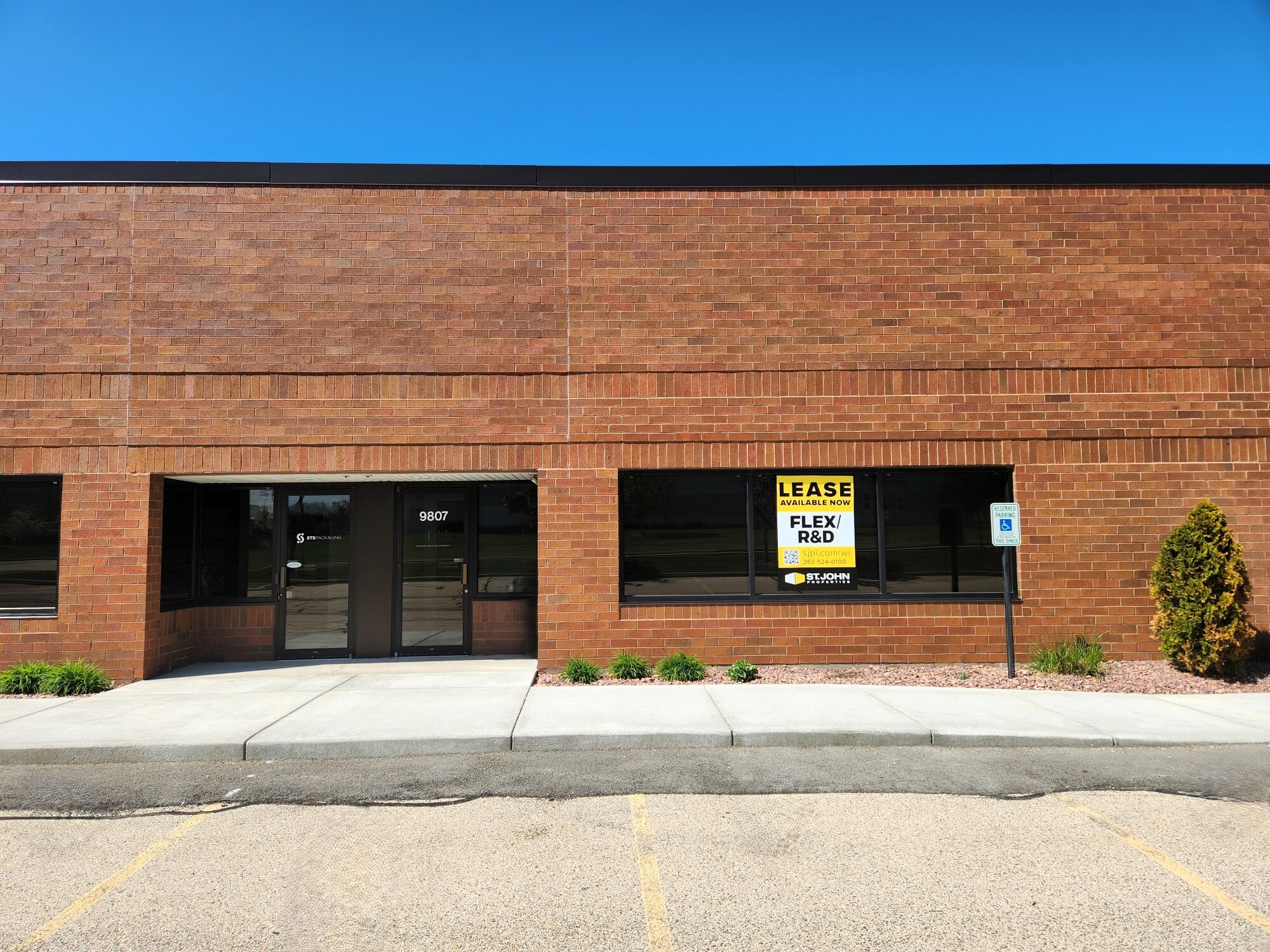 9803-9835 S 13th St, Oak Creek, WI à louer Photo de l’immeuble– Image 1 sur 5