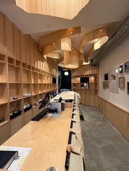 Local commercial dans Paris à louer - Photo de l’immeuble – Image 2 sur 5