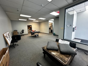 1245 34th Ave NE, Calgary, AB à louer Photo intérieure– Image 1 sur 5