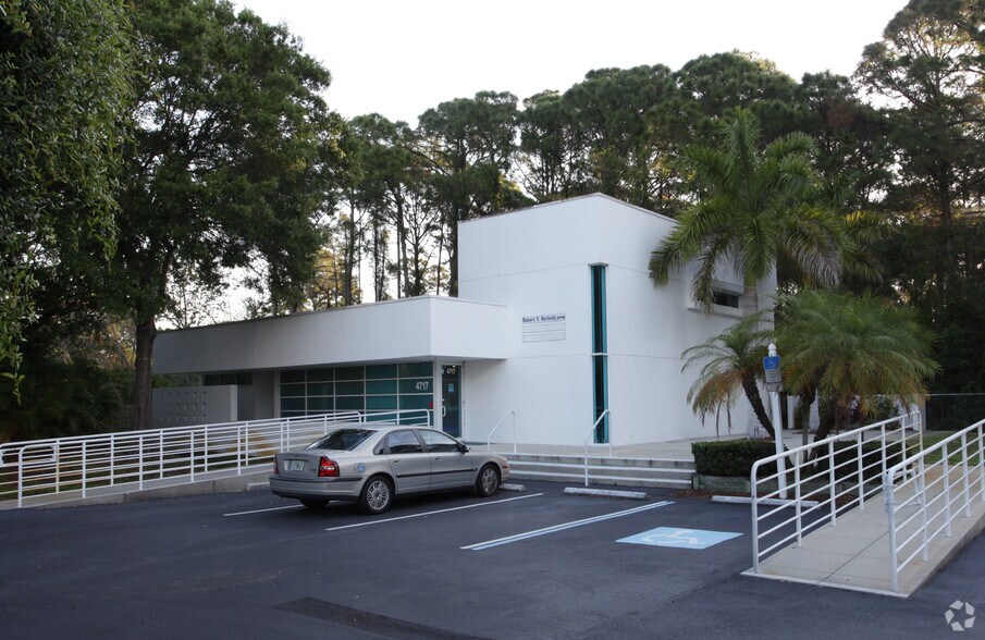 4717 Swift Rd, Sarasota, FL à vendre - Photo principale – Image 1 sur 22