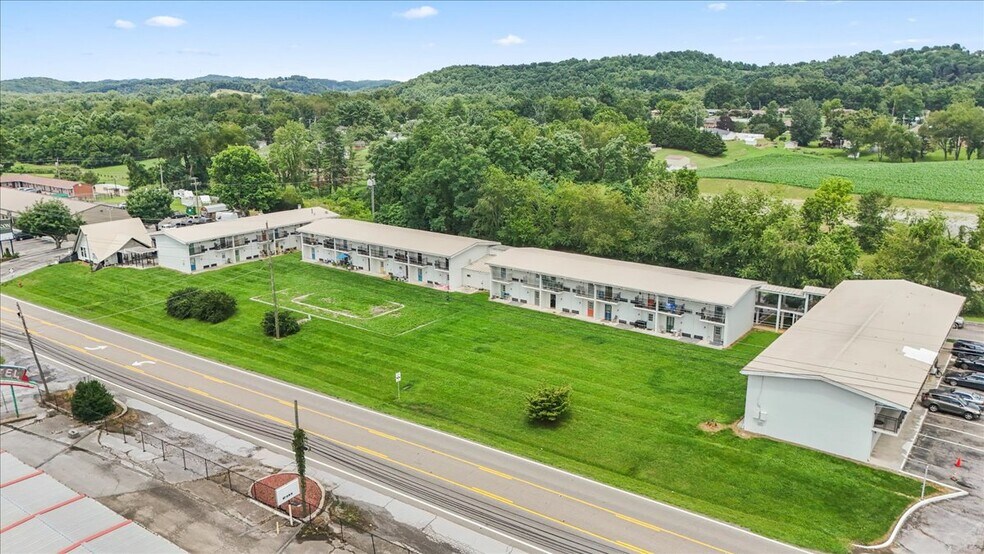 15589 Lee Hwy, Bristol, VA à vendre - Photo de l’immeuble – Image 2 sur 23