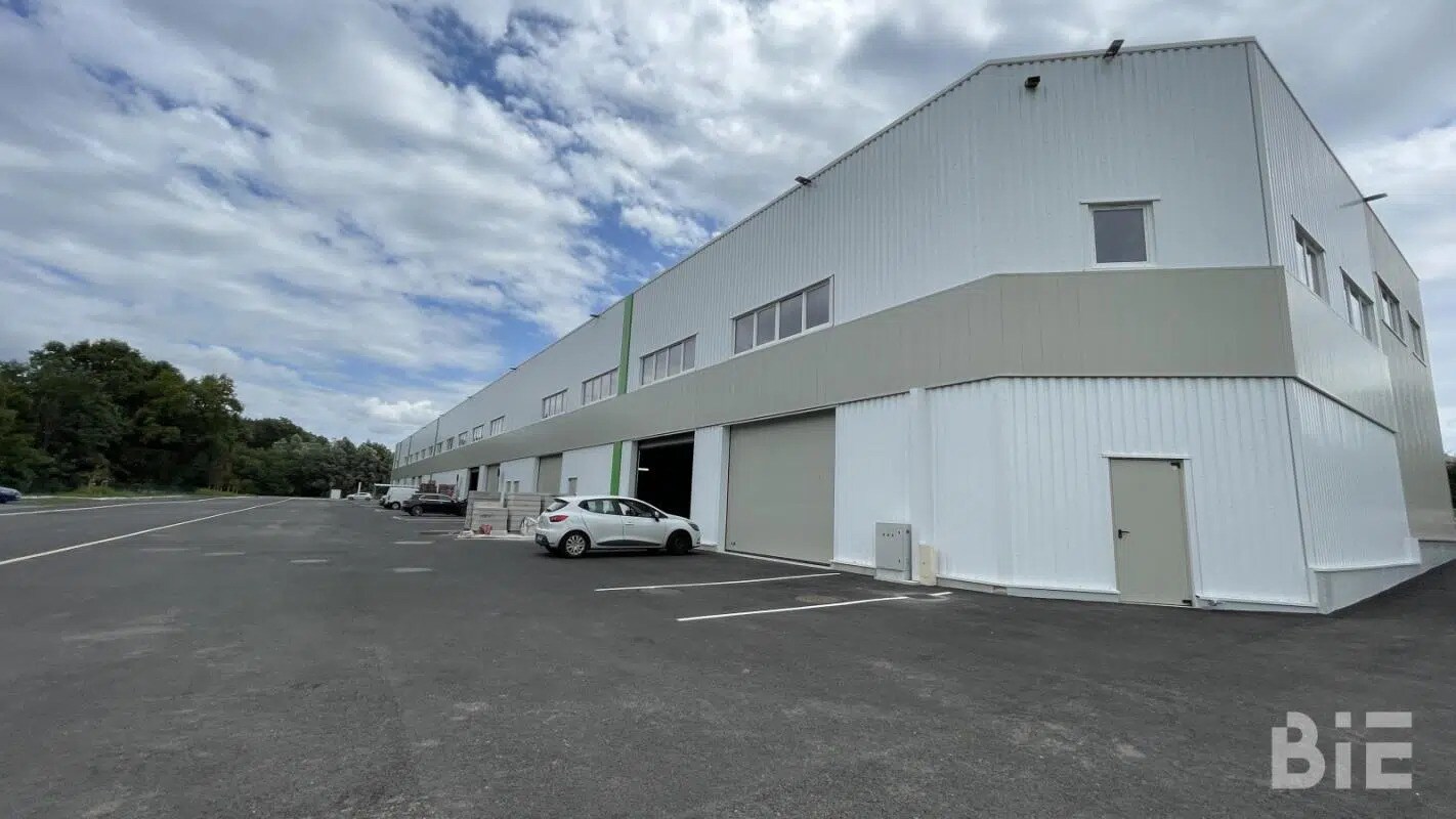 Local d'activités dans Tresses à vendre Photo de l’immeuble– Image 1 sur 8