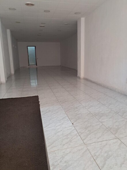 Immeuble residentiel dans Vilanova i la Geltrú, Barcelona à vendre - Photo de l’immeuble – Image 2 sur 3