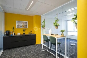 Bureau dans Montigny-le-Bretonneux à louer Photo intérieure– Image 2 sur 6