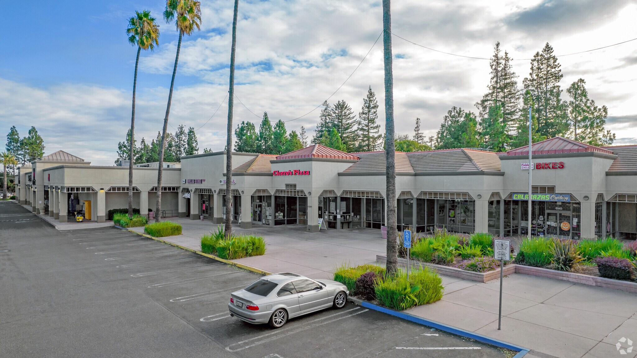 6130-6186 Bollinger Rd, San Jose, CA à louer Photo de l’immeuble– Image 1 sur 8