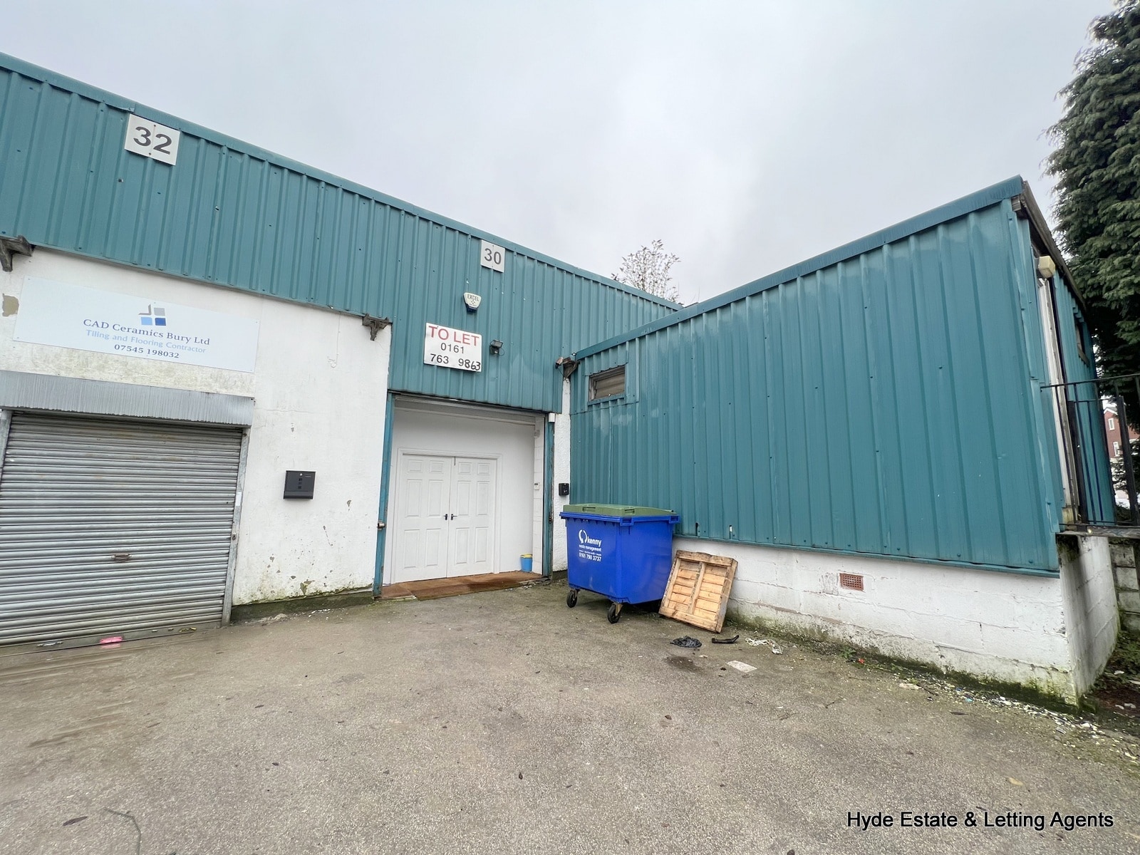 Albion St, Bury à louer Photo principale– Image 1 sur 2