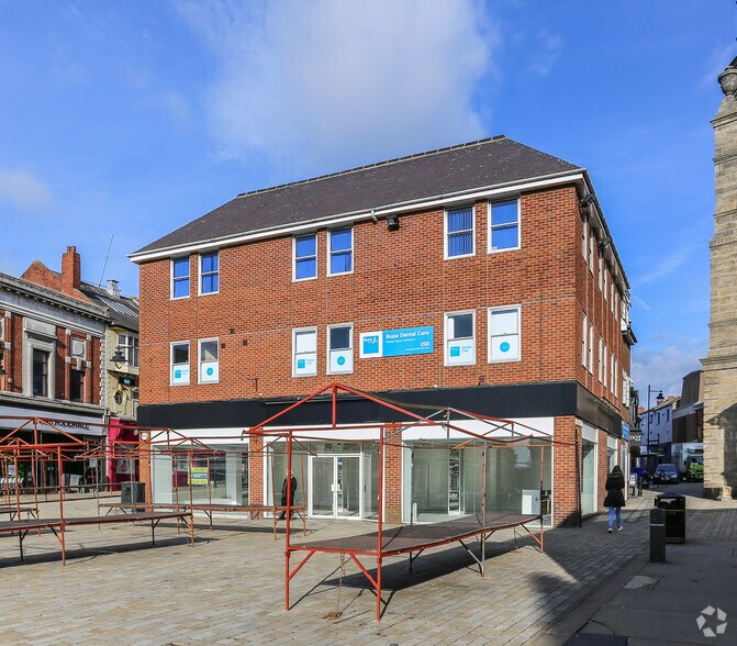 28-30 Market Pl, Pontefract à vendre - Photo de l’immeuble – Image 2 sur 2