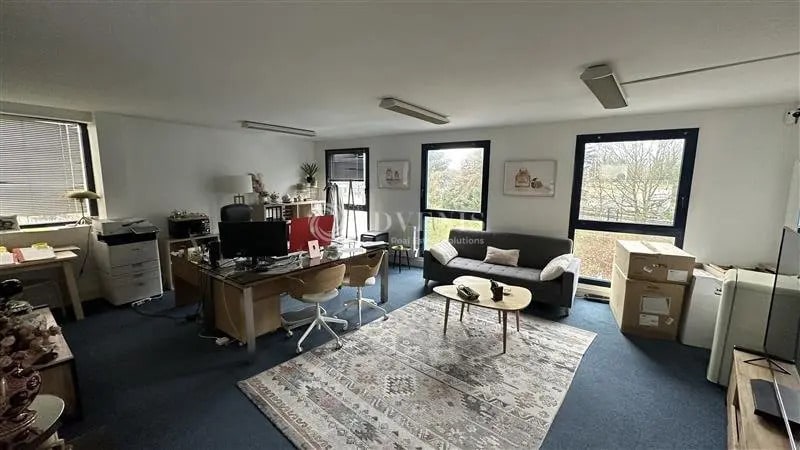 Bureau dans Joinville-le-Pont à louer - Photo de l’immeuble – Image 2 sur 5