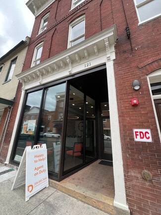 Plus de détails pour 121 W Washington St, Charles Town, WV - Bureau à louer
