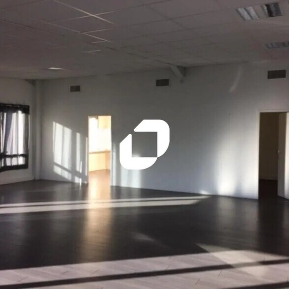 Bureau dans Seyssins à louer - Photo de l’immeuble – Image 2 sur 8