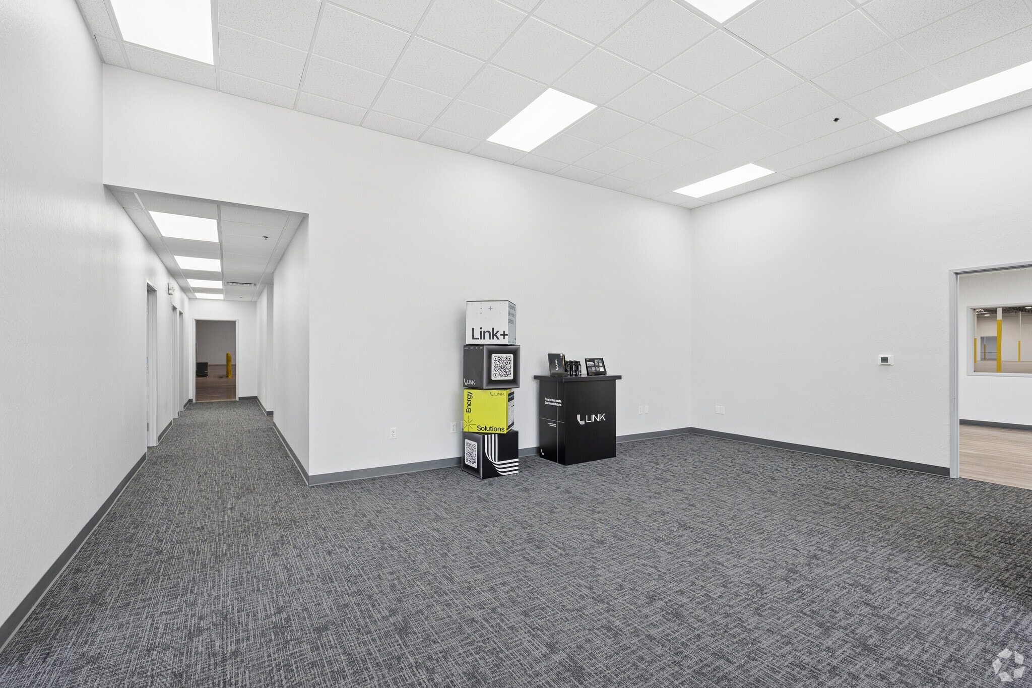 900 N Hills Blvd, Reno, NV à louer Hall d’entrée– Image 1 sur 13