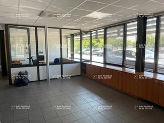 Plus de détails pour Local d'activités à louer