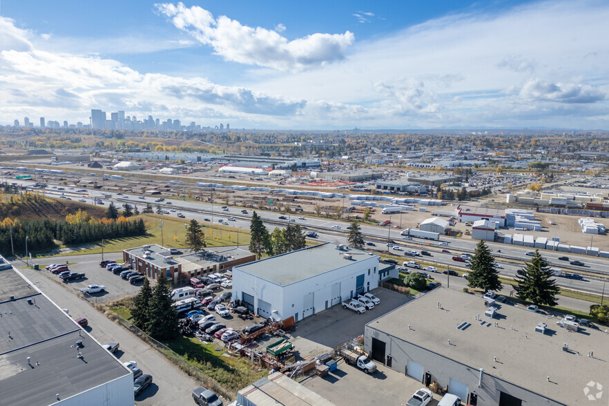 4204 10th St NE, Calgary, AB à louer - Aérien – Image 2 sur 2