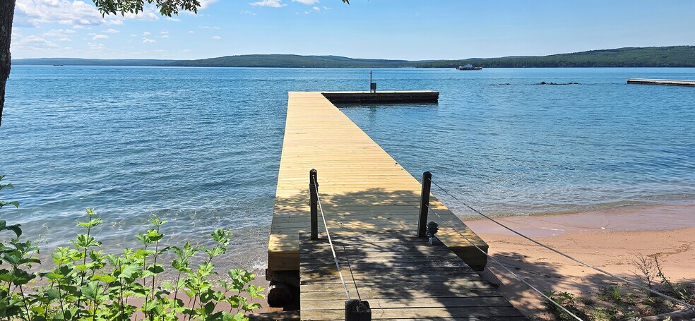 933 Nebraska row, La Pointe, WI à vendre - Photo de l’immeuble – Image 3 sur 18