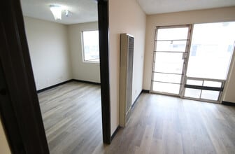 285 E Mill St, San Bernardino, CA à louer Photo intérieure– Image 2 sur 2