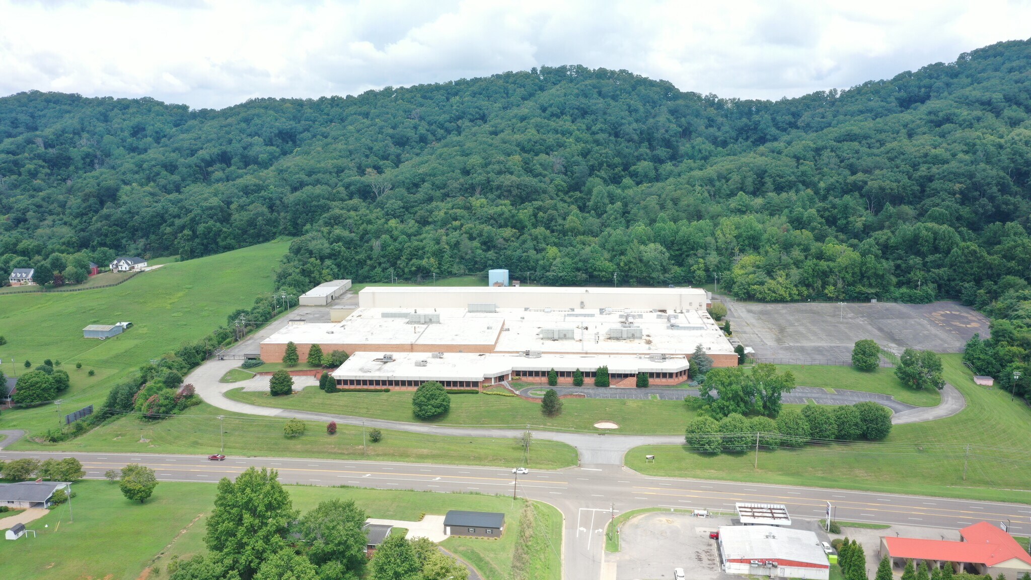 7500 US 11 W, Rogersville, TN à vendre Photo de l’immeuble– Image 1 sur 34