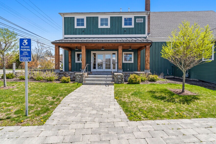 13 Fort Hill Rd, Groton, CT à vendre - Photo de l’immeuble – Image 2 sur 60