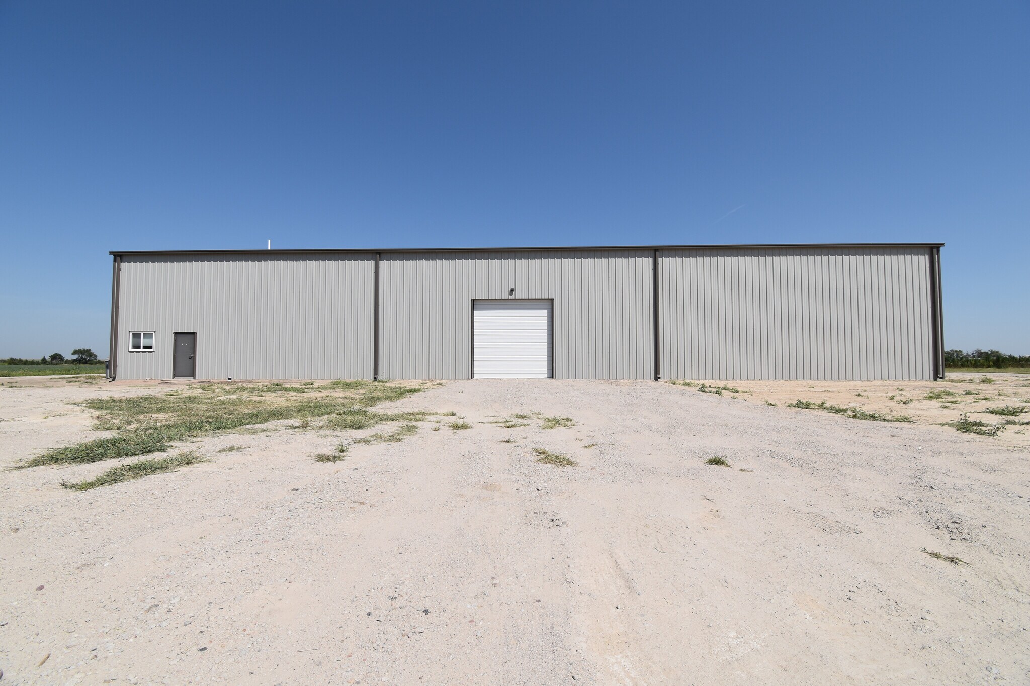 823 Center Ave, Curtis, NE à louer Photo principale– Image 1 sur 17