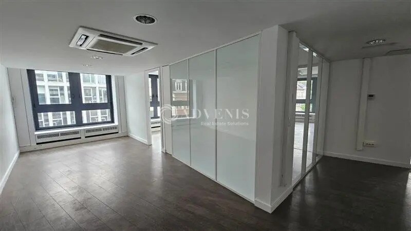 Bureau dans Lille à louer - Photo de l’immeuble – Image 2 sur 10