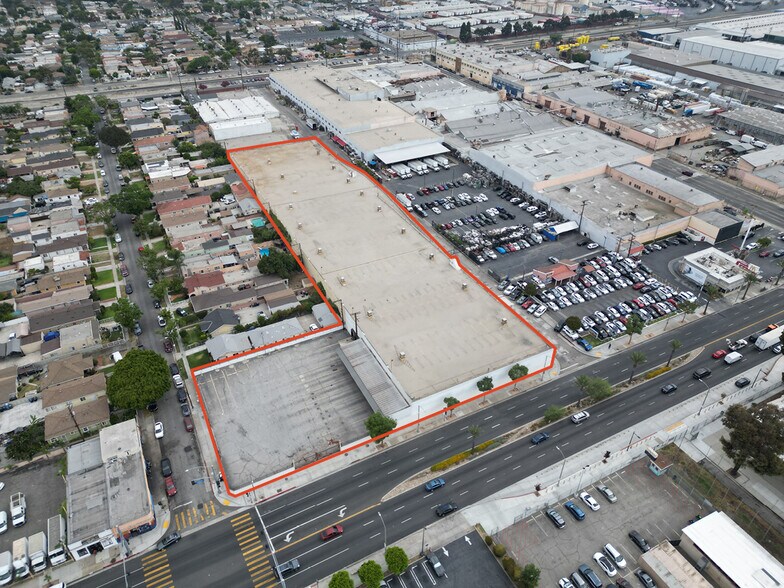 4095 Firestone Blvd, South Gate, CA à louer - Photo de l’immeuble – Image 2 sur 8