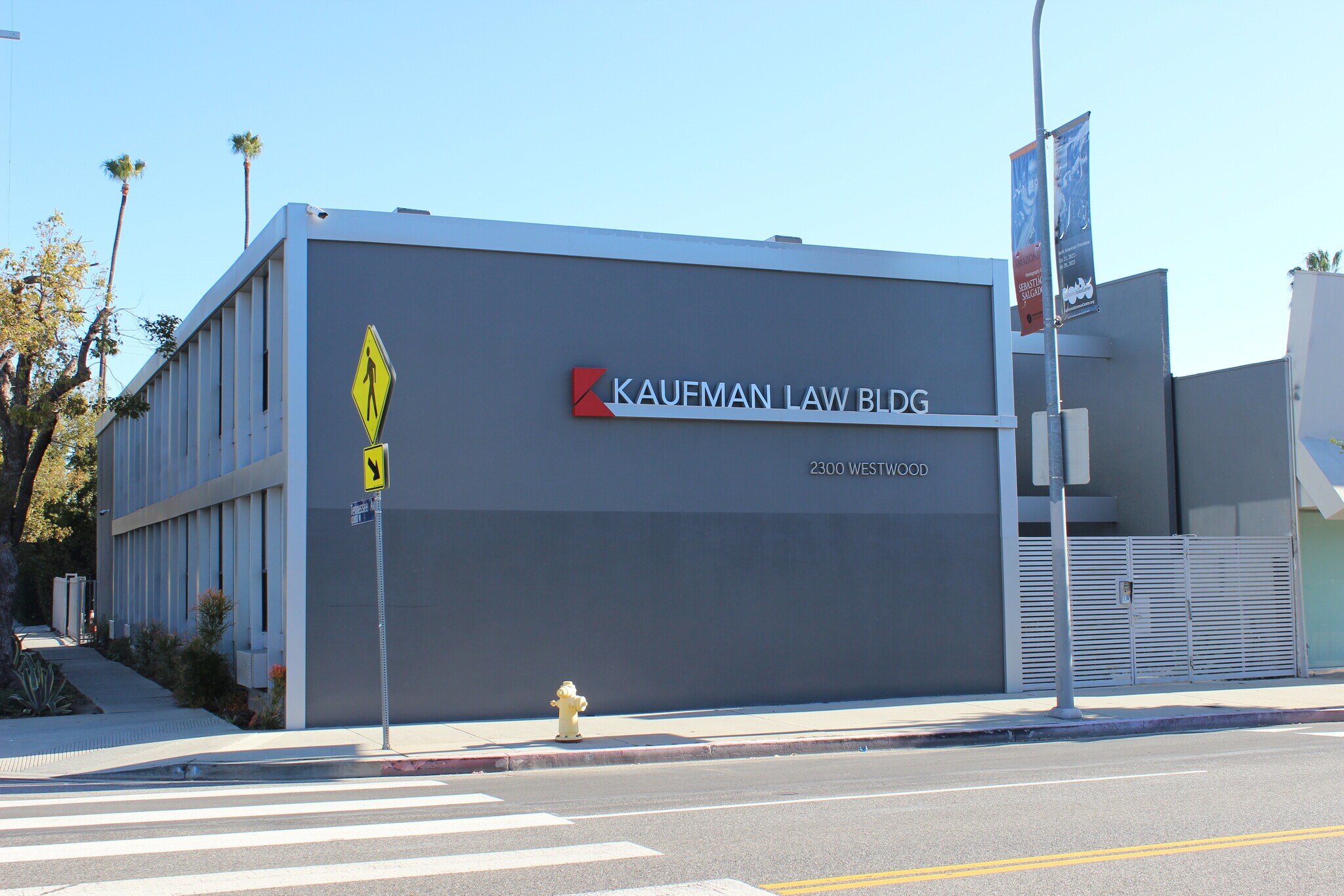 2300 Westwood Blvd, Los Angeles, CA à louer Photo de l’immeuble– Image 1 sur 35