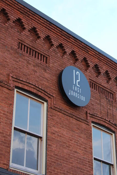 12 E Johnston St, Forsyth, GA à louer - Photo de l’immeuble – Image 1 sur 8