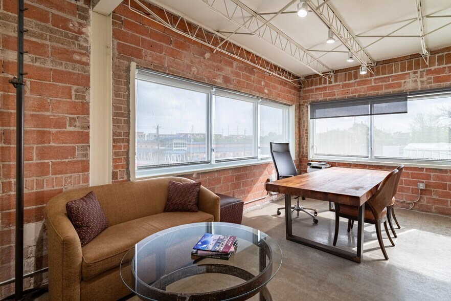 1702 Taylor St, Houston, TX à louer - Photo de l’immeuble – Image 3 sur 12
