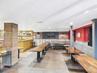 Plus de détails pour 8-10 Kirk Square, Arbroath - Local commercial à louer