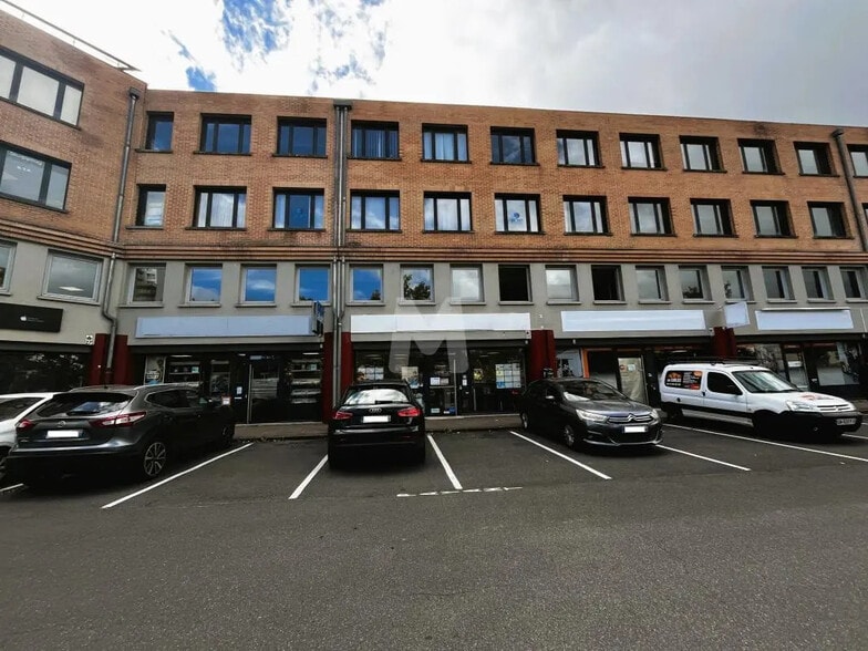 Local commercial dans Évry-Courcouronnes à louer - Photo de l’immeuble – Image 1 sur 12