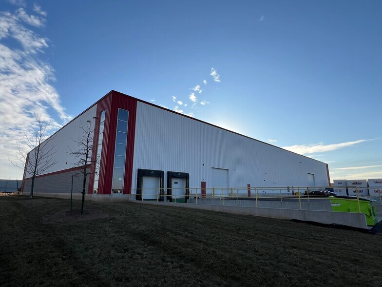 2801 W Evergreen Dr, Appleton, WI à louer - Photo de l’immeuble – Image 3 sur 18