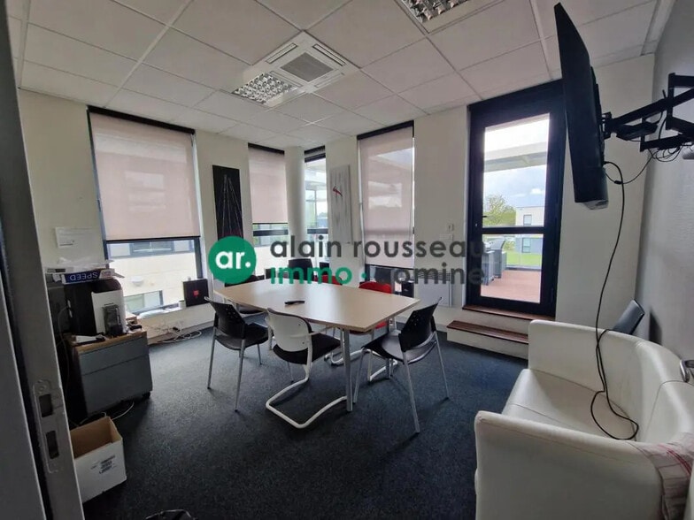 Bureau dans Beaucouzé à louer - Photo de l’immeuble – Image 1 sur 4