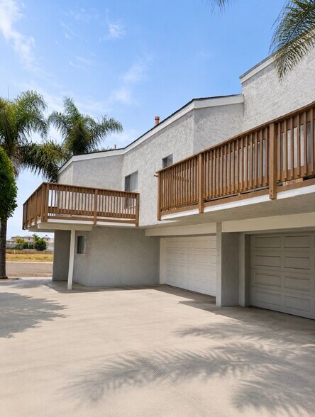 7332 Garfield Ave, Huntington Beach, CA à vendre - Photo de l’immeuble – Image 3 sur 8