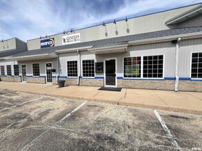 2401-2517 N Main St, East Peoria, IL à louer Photo de l’immeuble– Image 1 sur 10