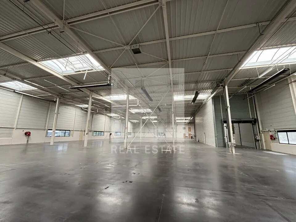 420-422 Rue De La Dombes, Miribel à louer Photo intérieure– Image 1 sur 10