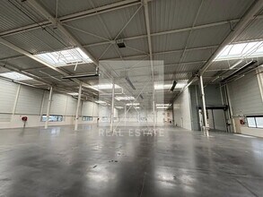 420-422 Rue De La Dombes, Miribel à louer Photo intérieure– Image 1 sur 10