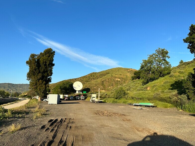 1750 S Tapo St, Simi Valley, CA à louer - Photo de l’immeuble – Image 3 sur 6
