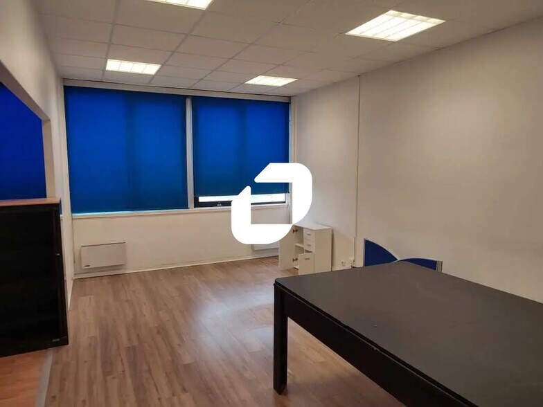Bureau dans Bègles à louer - Photo de l’immeuble – Image 3 sur 7