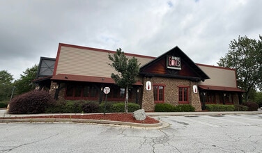 2930 Stonecrest Cir, Lithonia, GA à louer Photo de l’immeuble– Image 1 sur 2