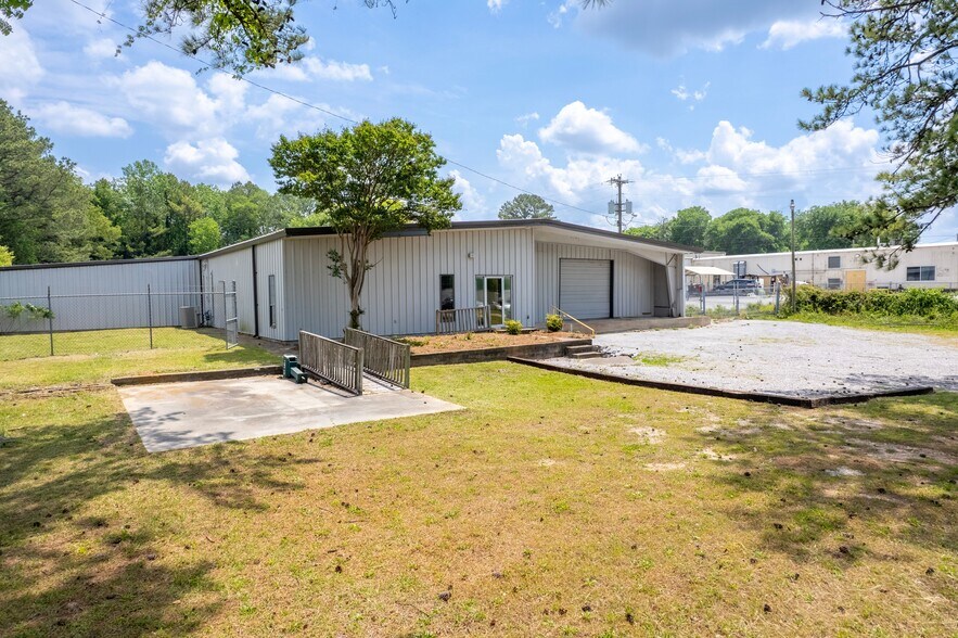 835 McEntire Ln, Decatur, AL à louer - Photo de l’immeuble – Image 2 sur 9