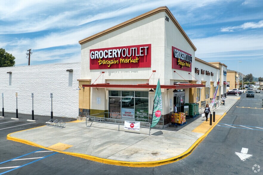 328-420 N 2nd St, El Cajon, CA à louer - Photo de l’immeuble – Image 2 sur 6