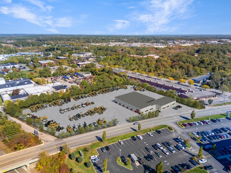 370 Wampanoag Trl, Riverside, RI à louer - Photo de l’immeuble – Image 2 sur 5